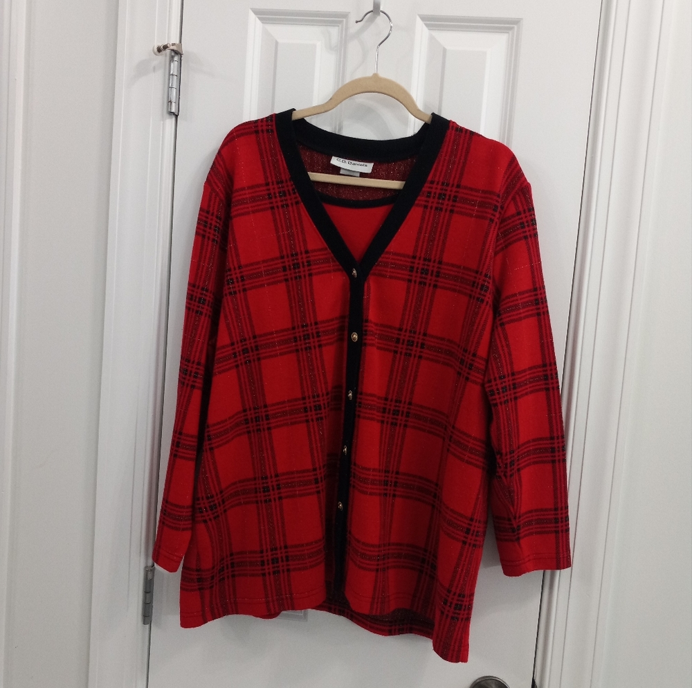 Red and black C.D.Daniels Sweater Shirt.2x